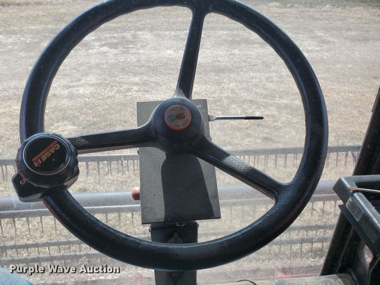 image for item DF5826 1994 Case IH 1688  combine