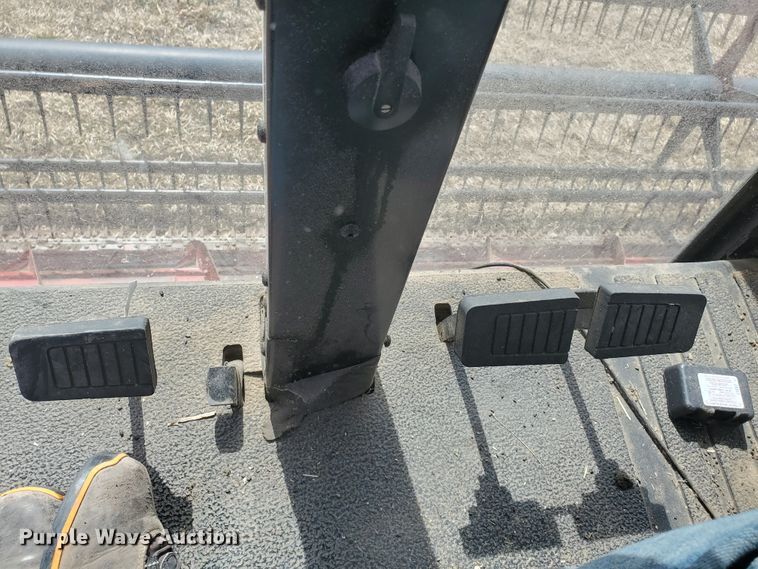 image for item DF5826 1994 Case IH 1688  combine