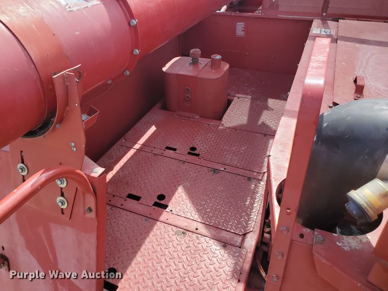 image for item DF5826 1994 Case IH 1688  combine