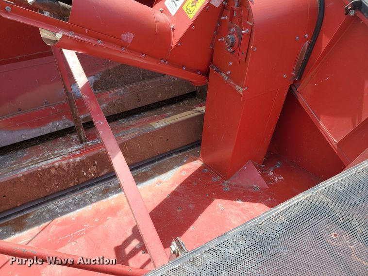 image for item DF5826 1994 Case IH 1688  combine
