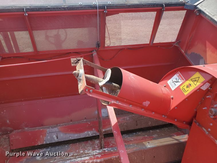 image for item DF5826 1994 Case IH 1688  combine