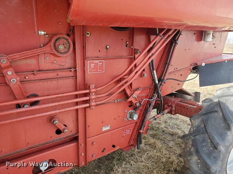 image for item DF5826 1994 Case IH 1688  combine