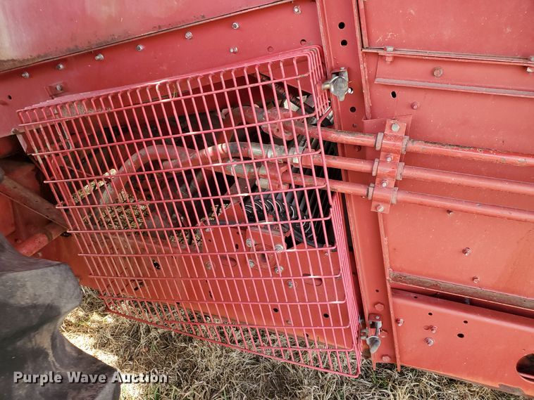 image for item DF5826 1994 Case IH 1688  combine