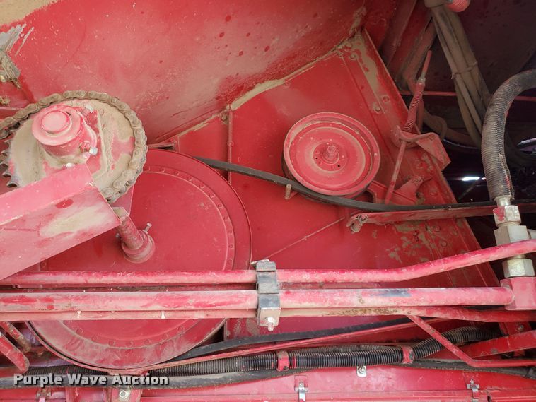 image for item DF5826 1994 Case IH 1688  combine