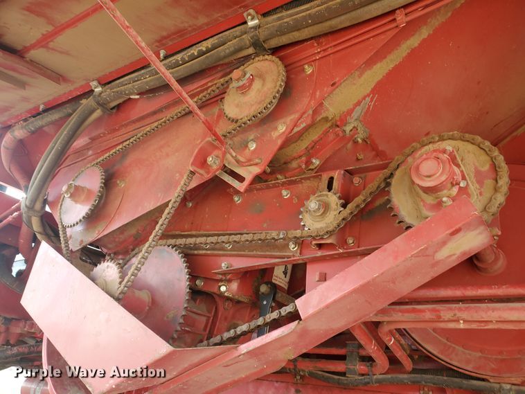 image for item DF5826 1994 Case IH 1688  combine