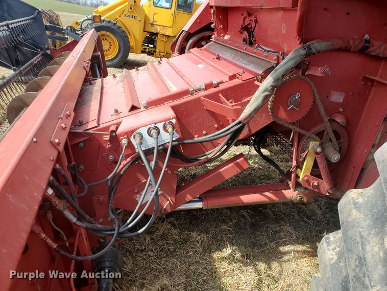 image for item DF5826 1994 Case IH 1688  combine
