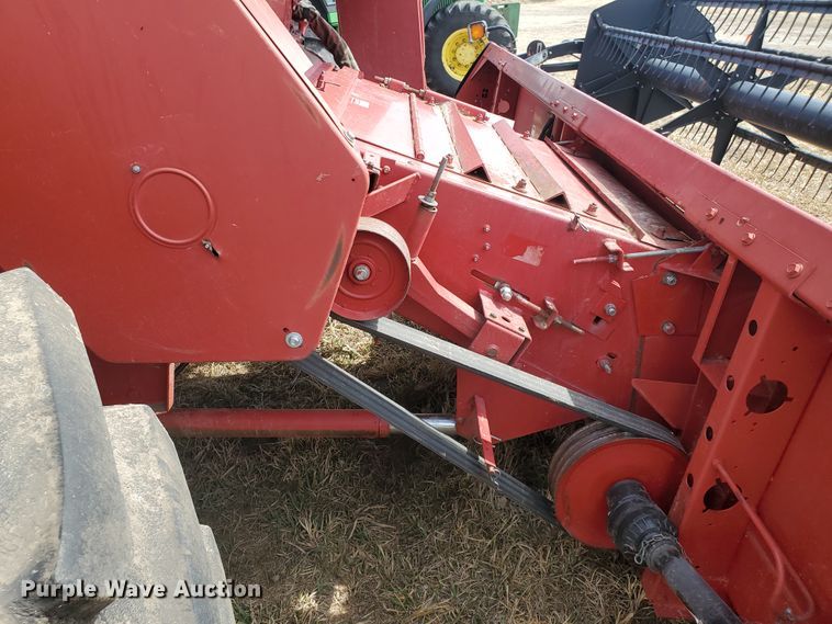 image for item DF5826 1994 Case IH 1688  combine
