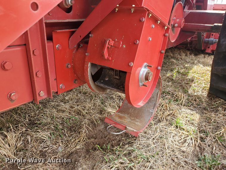 image for item DF5826 1994 Case IH 1688  combine