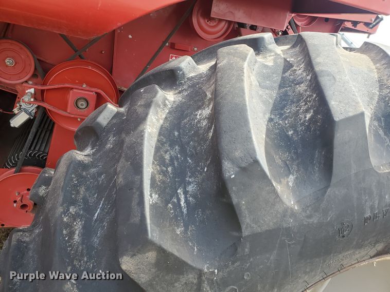 image for item DF5826 1994 Case IH 1688  combine