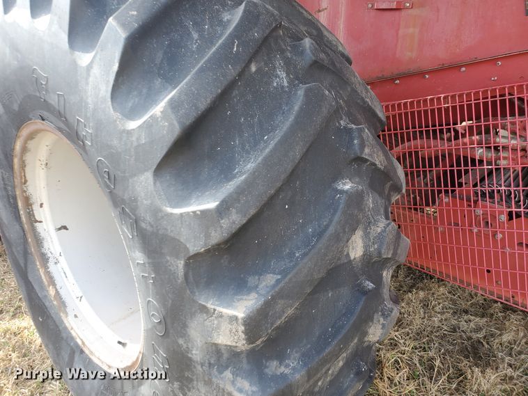 image for item DF5826 1994 Case IH 1688  combine