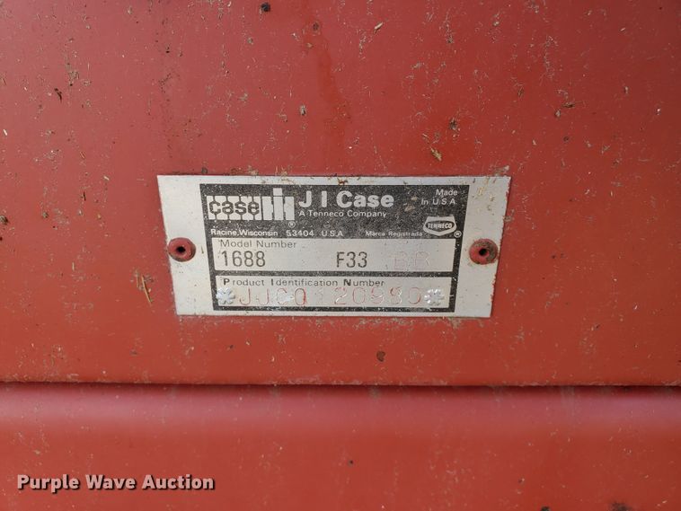 image for item DF5826 1994 Case IH 1688  combine