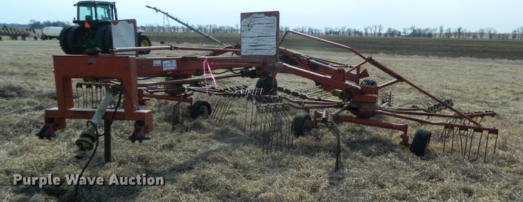 image for item DF5829 1991 Kuhn GA7301 rotary hay rake