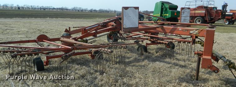 image for item DF5829 1991 Kuhn GA7301 rotary hay rake