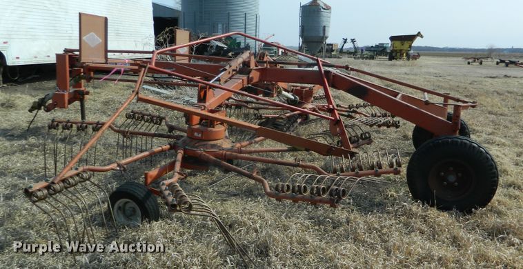 image for item DF5829 1991 Kuhn GA7301 rotary hay rake