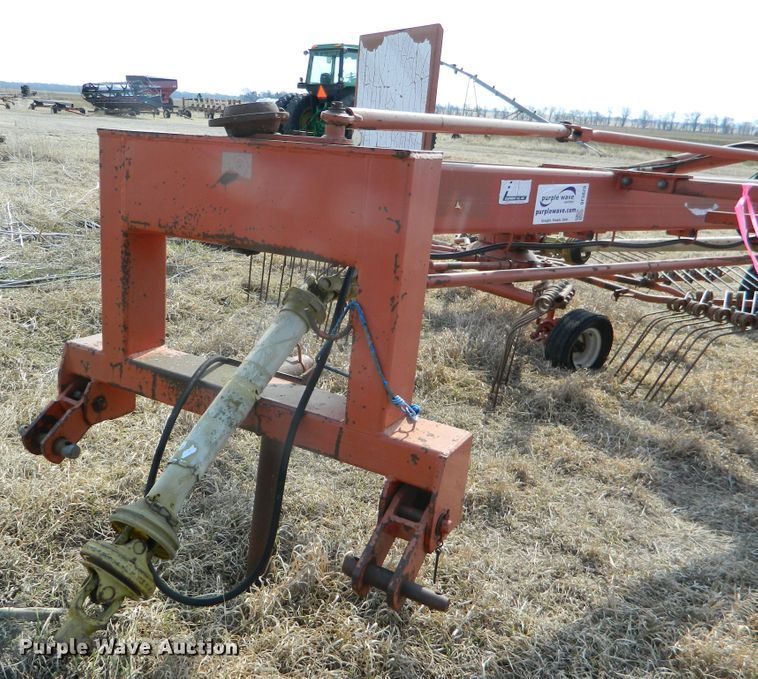 image for item DF5829 1991 Kuhn GA7301 rotary hay rake