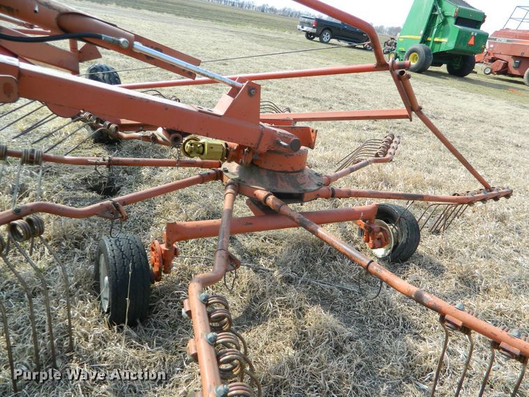 image for item DF5829 1991 Kuhn GA7301 rotary hay rake