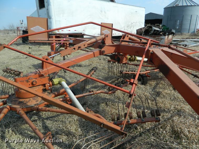 image for item DF5829 1991 Kuhn GA7301 rotary hay rake