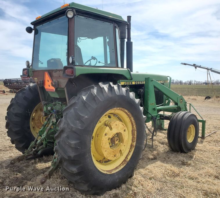 image for item DF5832 1979 John Deere 4440  tractor