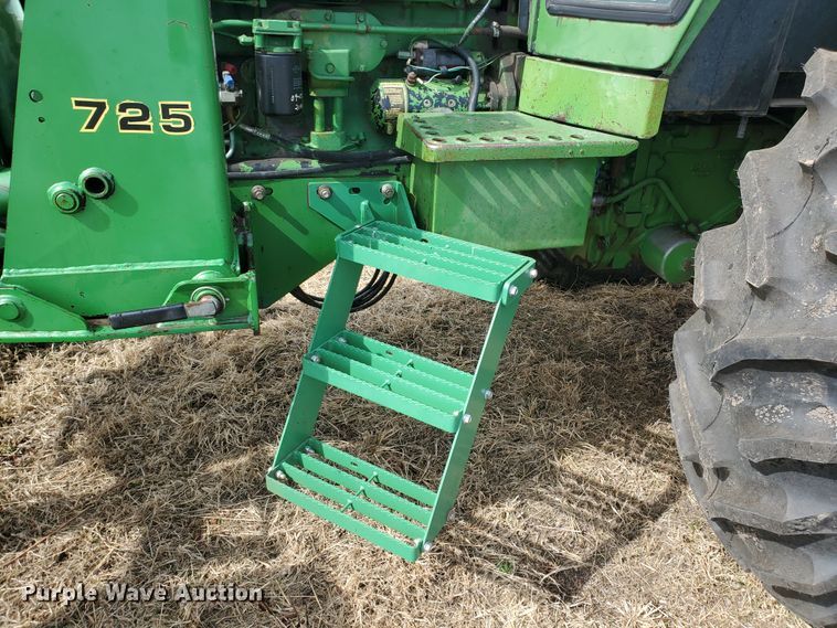 image for item DF5832 1979 John Deere 4440  tractor