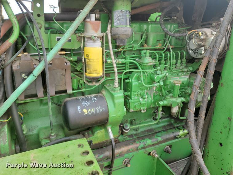 image for item DF5832 1979 John Deere 4440  tractor