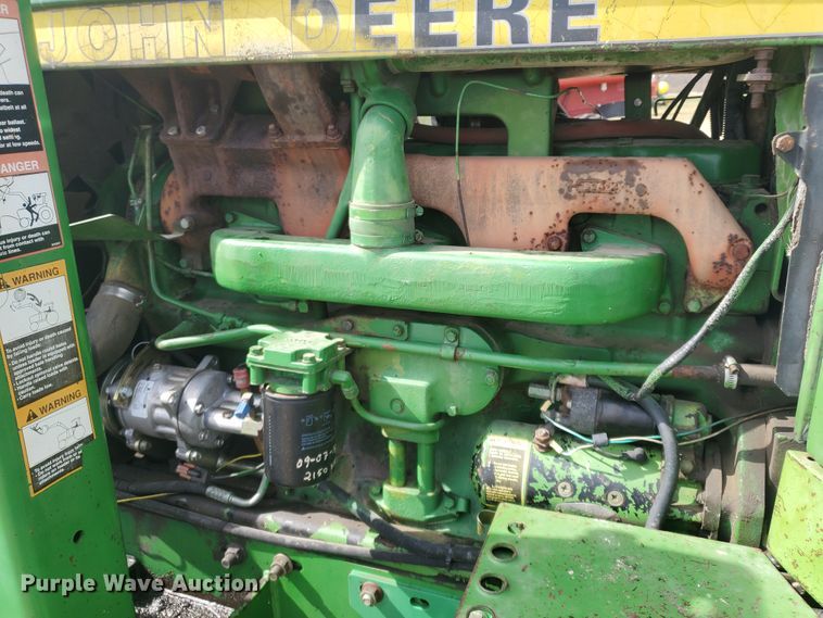 image for item DF5832 1979 John Deere 4440  tractor