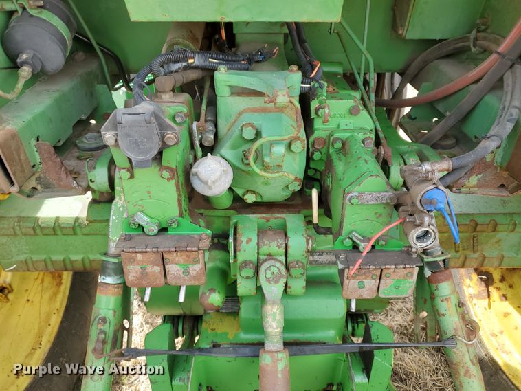 image for item DF5832 1979 John Deere 4440  tractor