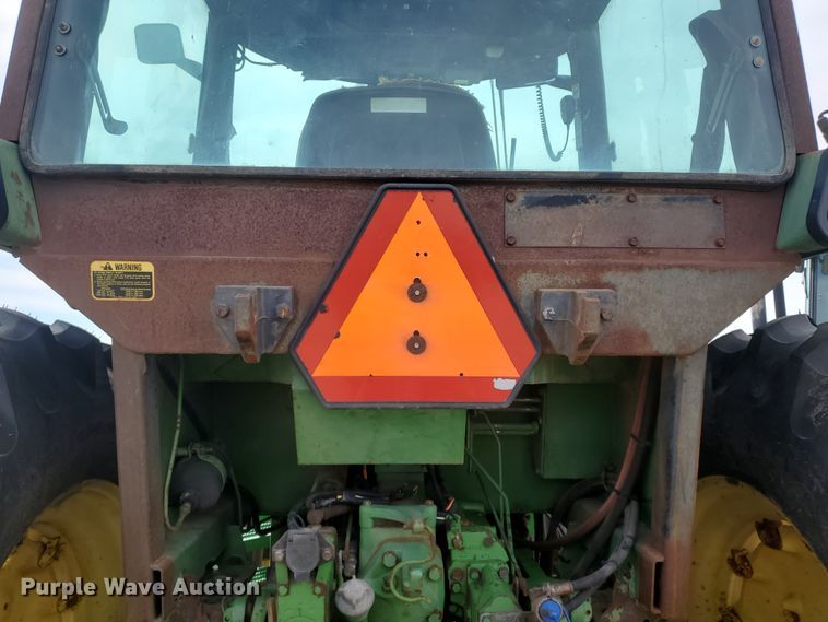 image for item DF5832 1979 John Deere 4440  tractor