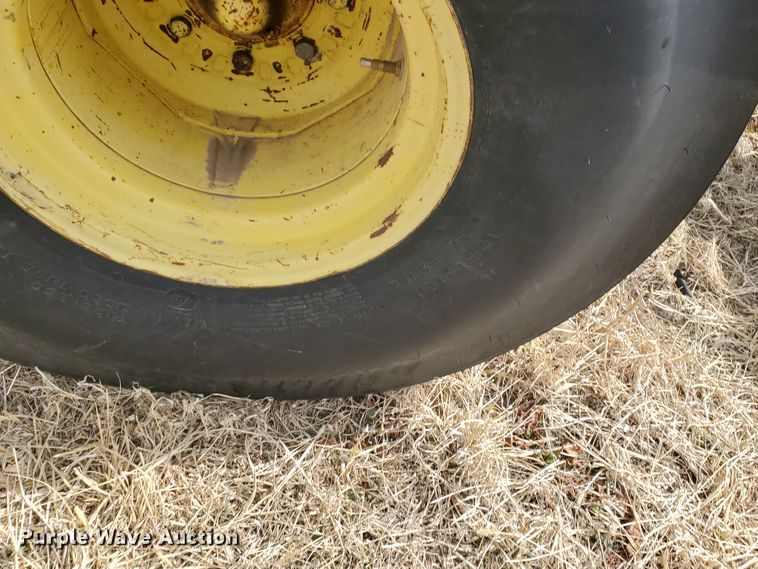 image for item DF5832 1979 John Deere 4440  tractor