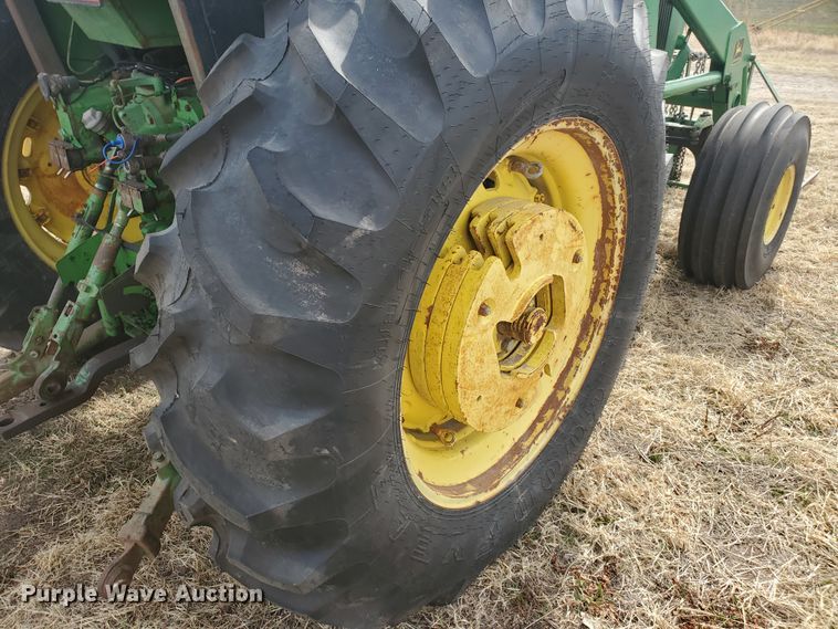 image for item DF5832 1979 John Deere 4440  tractor