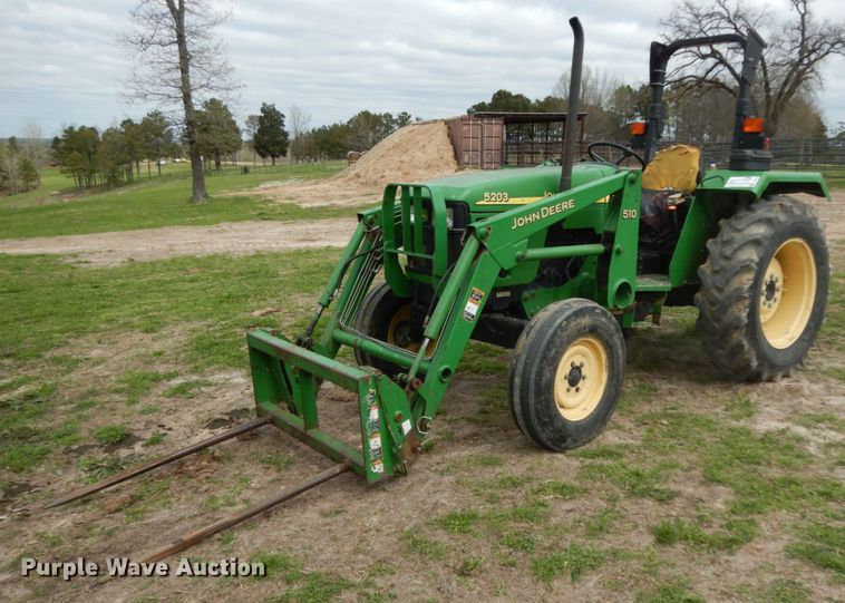 image for item DJ0541 2004 John Deere 5203  tractor