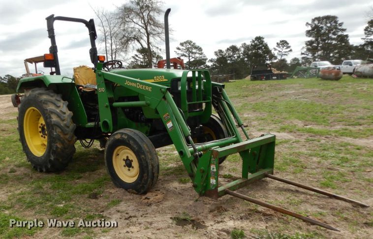 image for item DJ0541 2004 John Deere 5203  tractor