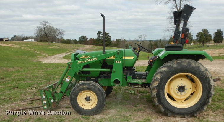 image for item DJ0541 2004 John Deere 5203  tractor