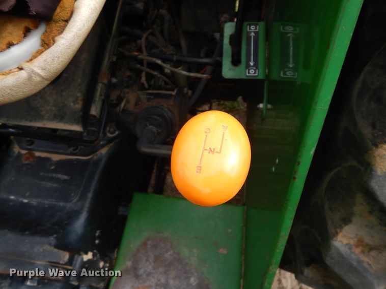 image for item DJ0541 2004 John Deere 5203  tractor