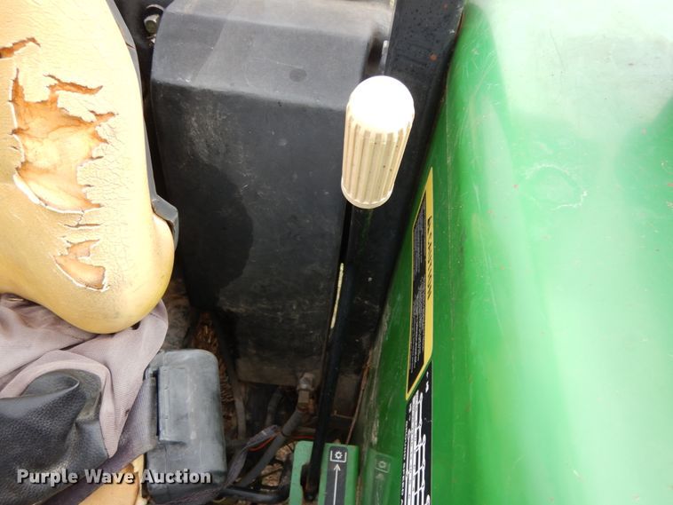 image for item DJ0541 2004 John Deere 5203  tractor