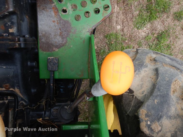 image for item DJ0541 2004 John Deere 5203  tractor