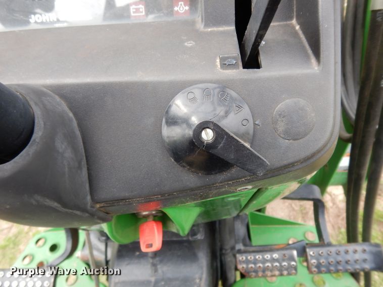 image for item DJ0541 2004 John Deere 5203  tractor