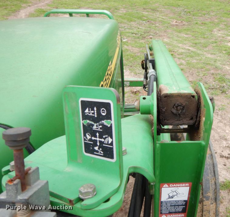 image for item DJ0541 2004 John Deere 5203  tractor