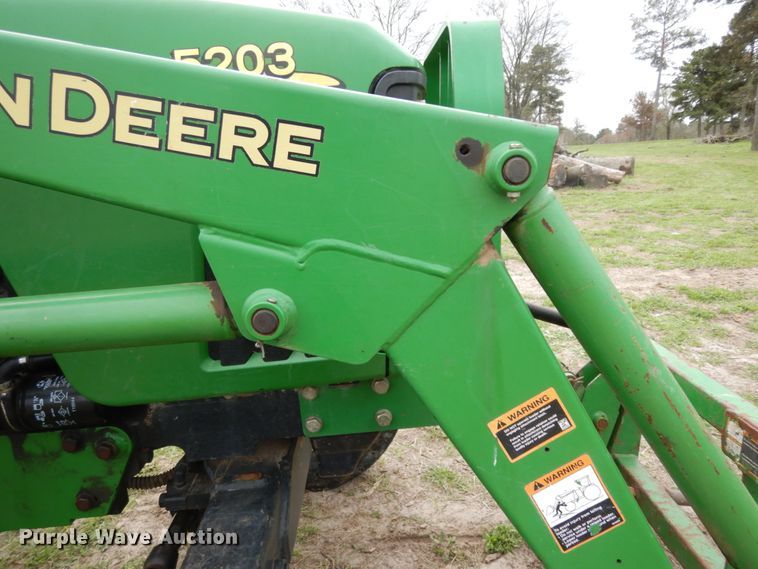 image for item DJ0541 2004 John Deere 5203  tractor