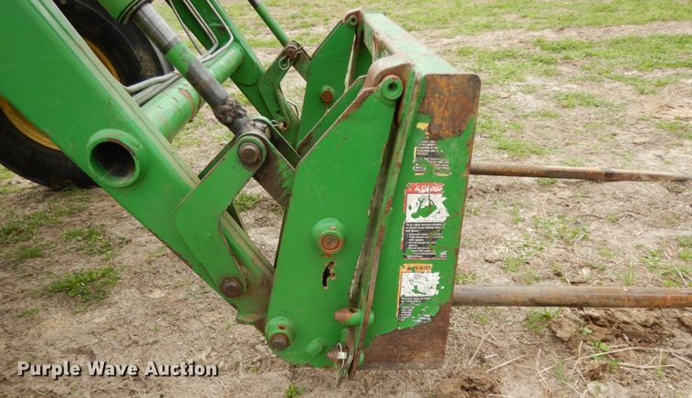 image for item DJ0541 2004 John Deere 5203  tractor