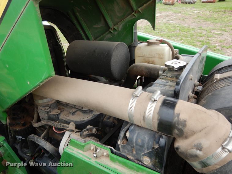 image for item DJ0541 2004 John Deere 5203  tractor