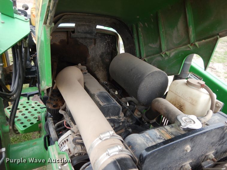 image for item DJ0541 2004 John Deere 5203  tractor