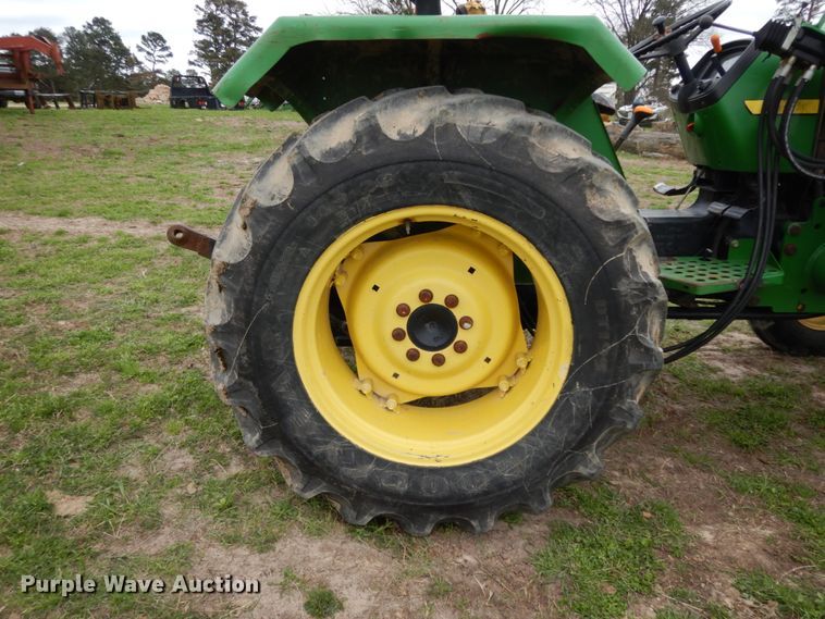 image for item DJ0541 2004 John Deere 5203  tractor