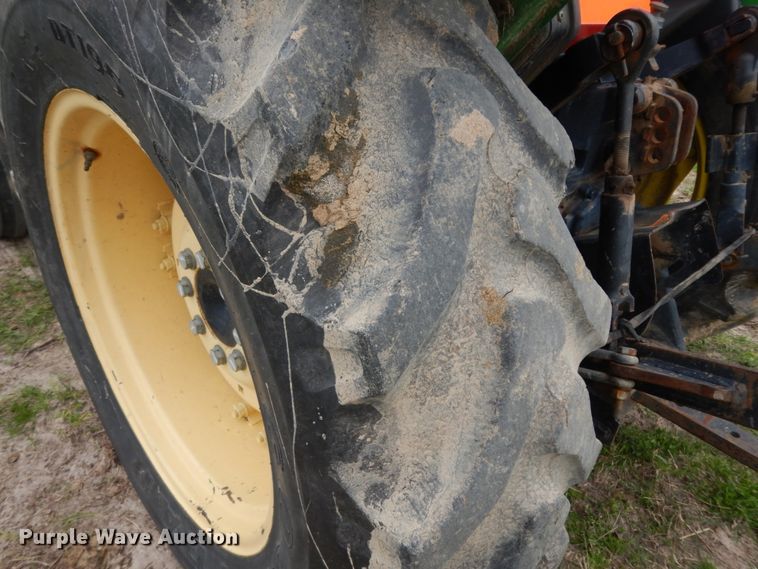 image for item DJ0541 2004 John Deere 5203  tractor