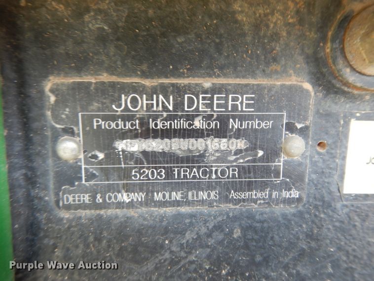 image for item DJ0541 2004 John Deere 5203  tractor