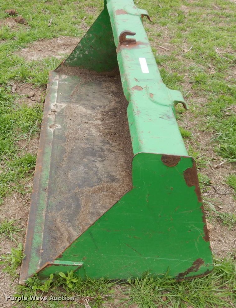 image for item DJ0541 2004 John Deere 5203  tractor