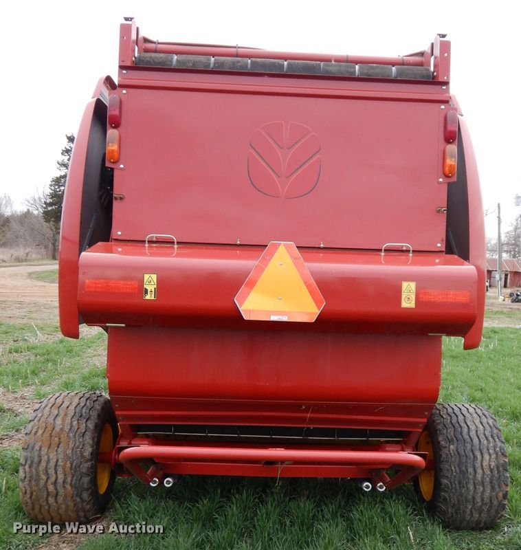 image for item DJ2974 2016 New Holland Rollbelt 560  specialty crop round baler