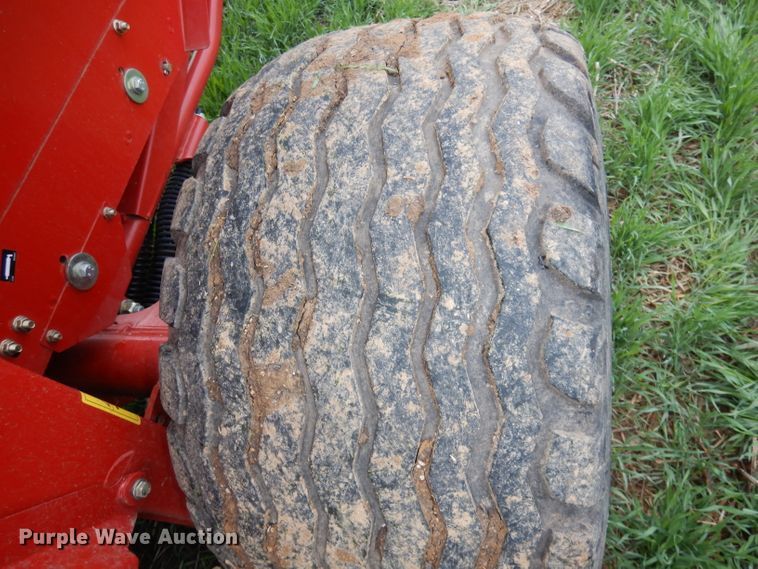 image for item DJ2974 2016 New Holland Rollbelt 560  specialty crop round baler