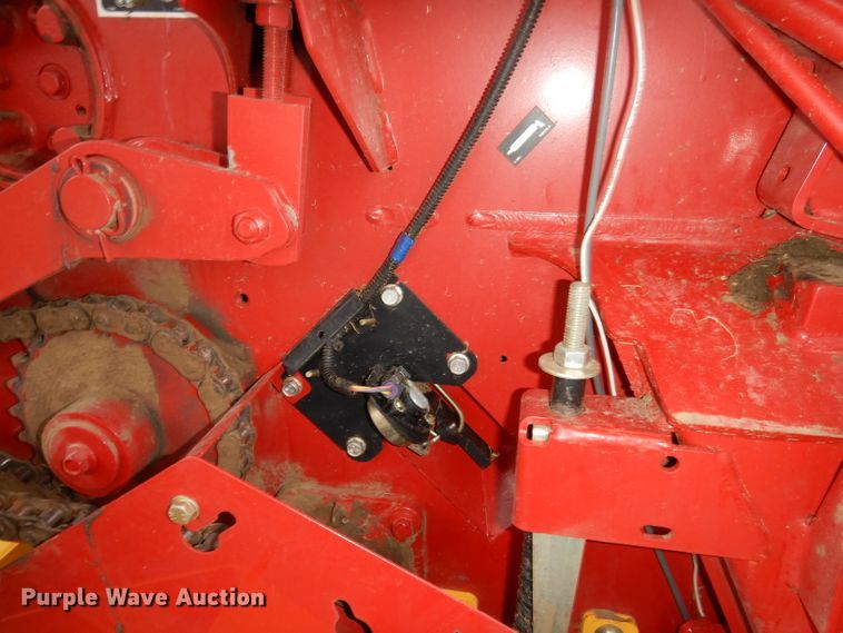 image for item DJ2974 2016 New Holland Rollbelt 560  specialty crop round baler