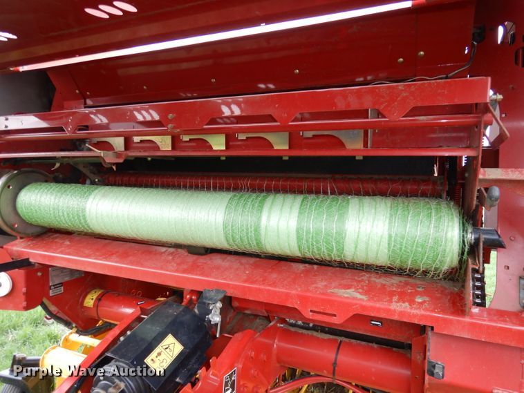 image for item DJ2974 2016 New Holland Rollbelt 560  specialty crop round baler