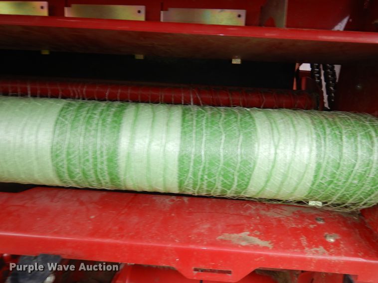 image for item DJ2974 2016 New Holland Rollbelt 560  specialty crop round baler